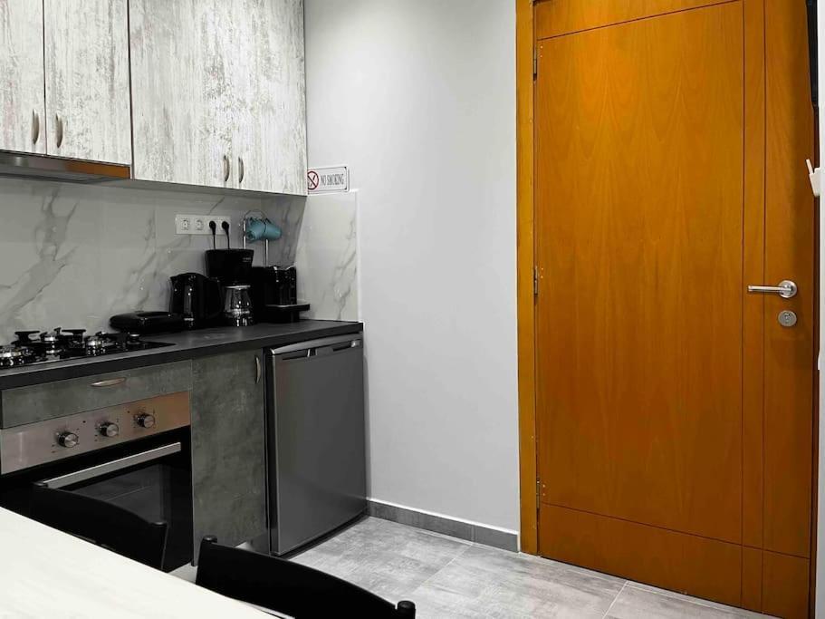 Deseo Apartments Атина Екстериор снимка